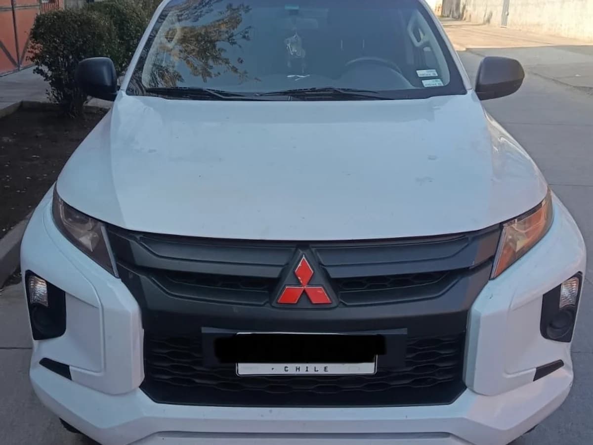 Mitsubishi L200 Work CR 2021 4x2 - Imagen 3