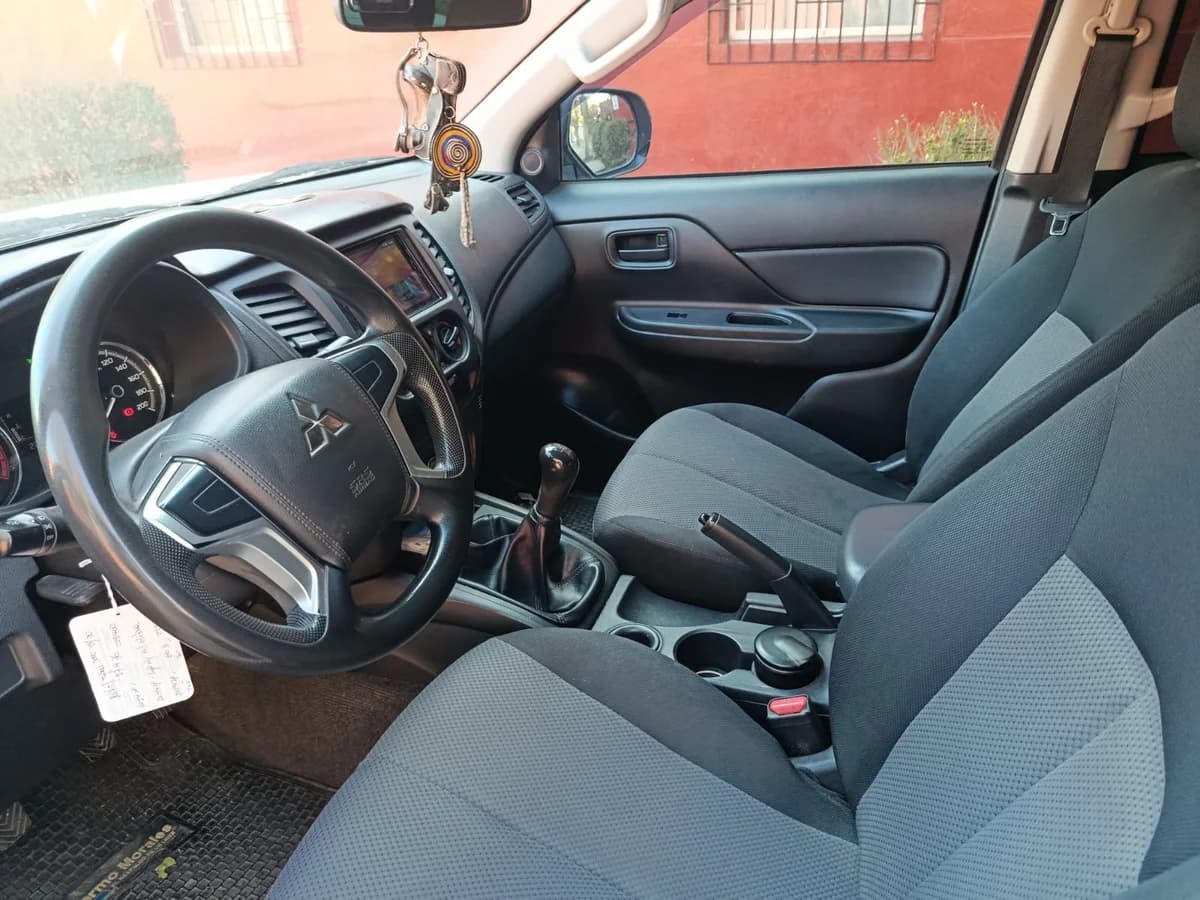 Mitsubishi L200 Work CR 2021 4x2 - Imagen 11
