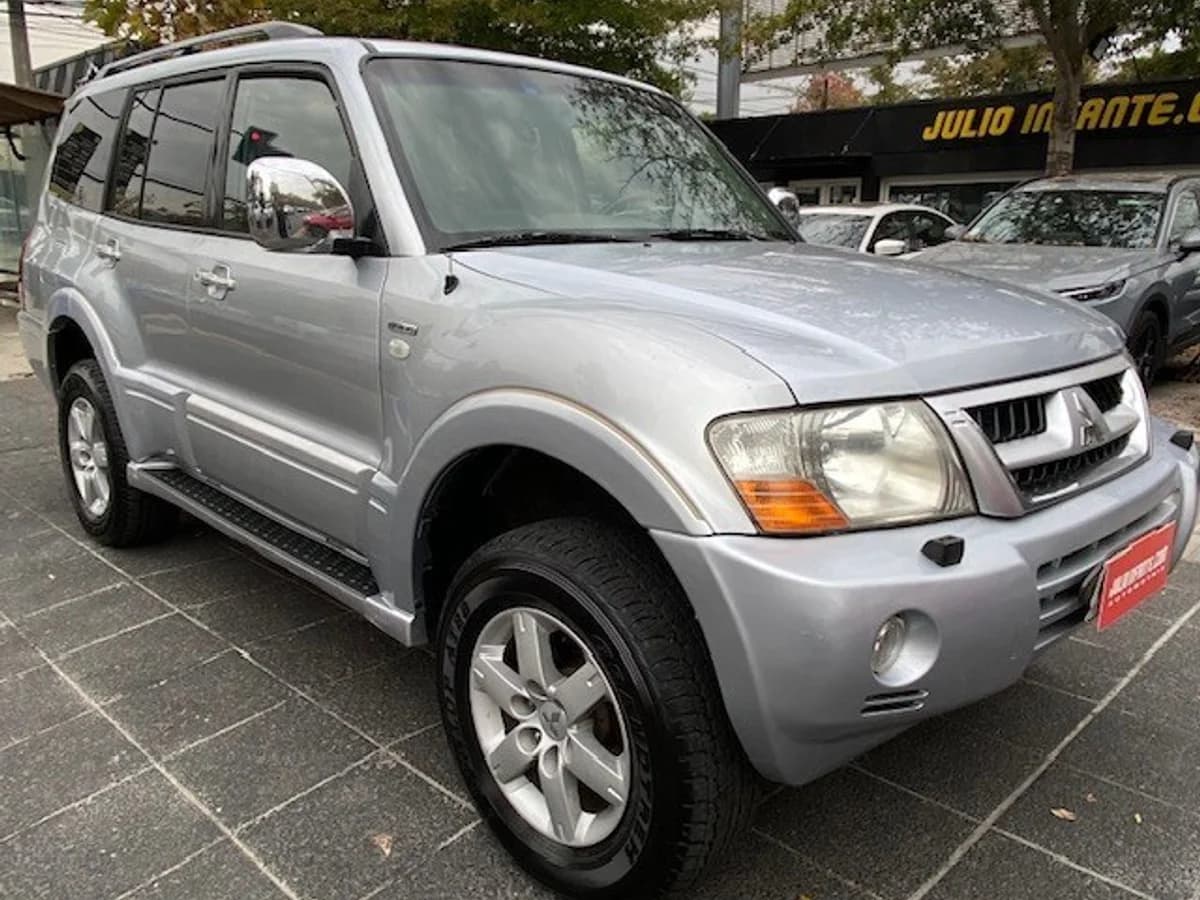 MITSUBISHI MONTERO 3.8 Bencina, Cuero 5ptas. 2007 - Imagen 5