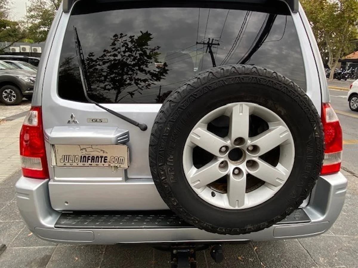MITSUBISHI MONTERO 3.8 Bencina, Cuero 5ptas. 2007 - Imagen 8