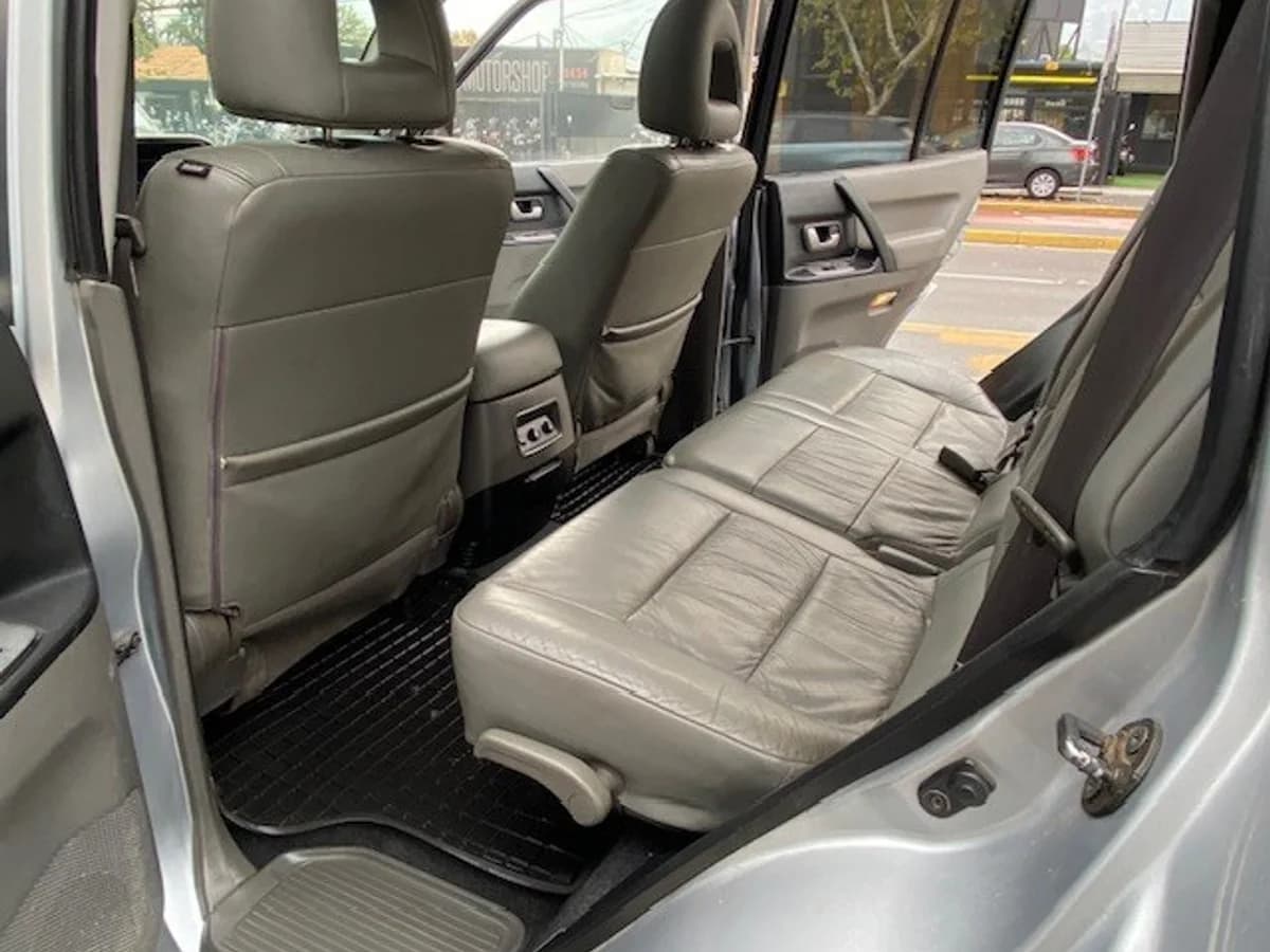 MITSUBISHI MONTERO 3.8 Bencina, Cuero 5ptas. 2007 - Imagen 12