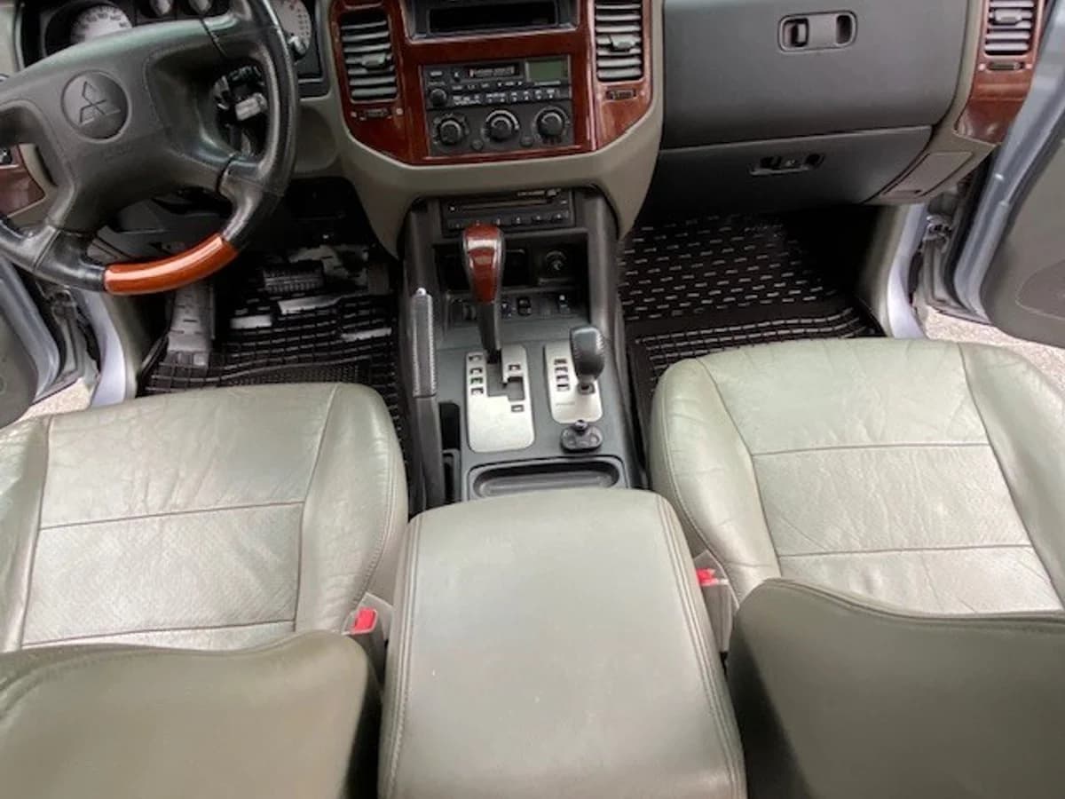 MITSUBISHI MONTERO 3.8 Bencina, Cuero 5ptas. 2007 - Imagen 16