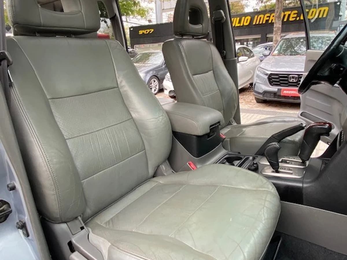 MITSUBISHI MONTERO 3.8 Bencina, Cuero 5ptas. 2007 - Imagen 21