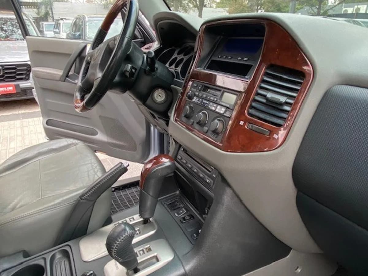 MITSUBISHI MONTERO 3.8 Bencina, Cuero 5ptas. 2007 - Imagen 22