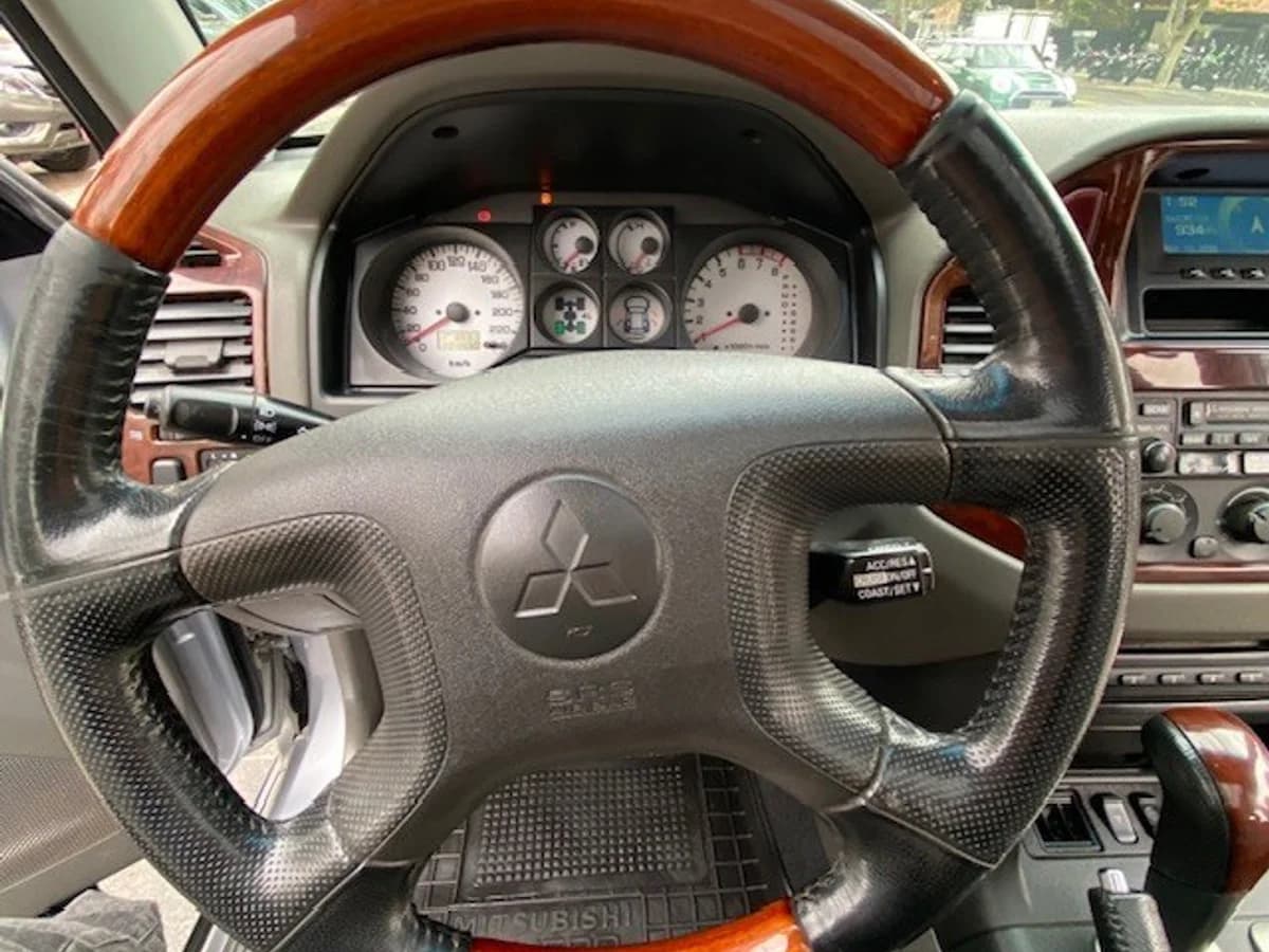 MITSUBISHI MONTERO 3.8 Bencina, Cuero 5ptas. 2007 - Imagen 28