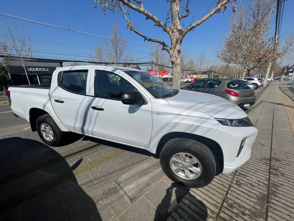Mitsubishi L200 Work 2019 - Imagen 2