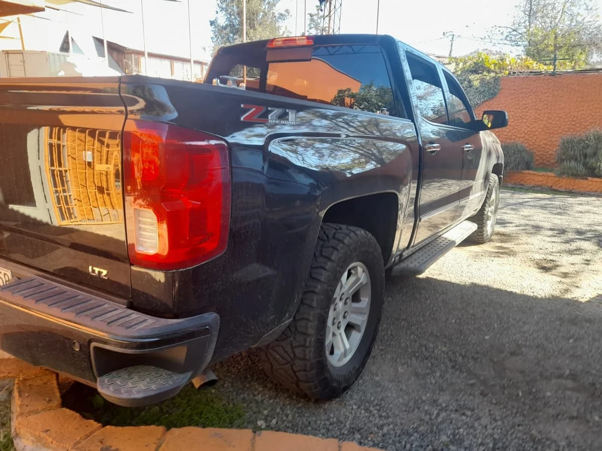 Chevrolet Silverado LTZ Z71 2018 - Imagen 11