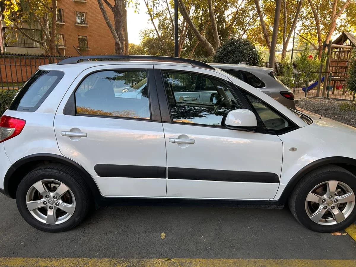 Suzuki SX4 Cross 4x4 AT 2011 - Imagen 3