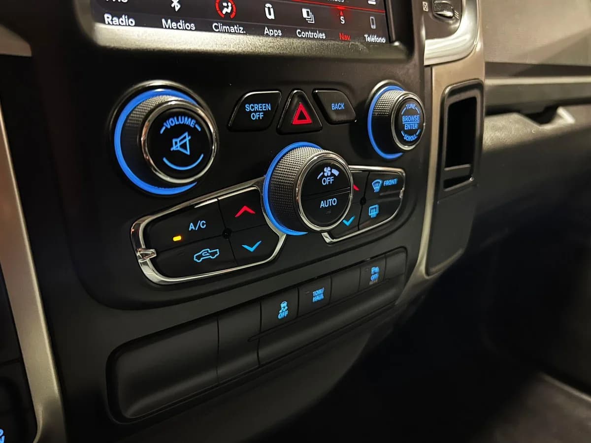 DODGE RAM 1500 3.6 SLT 4WD 2019 - Imagen 17