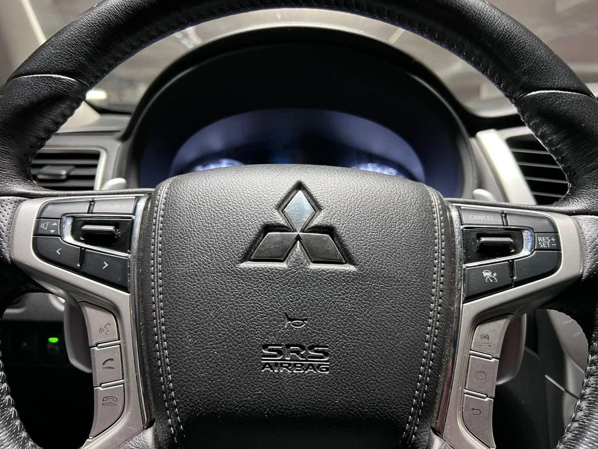 MITSUBISHI MONTERO SPORT 3.0 2018 - Imagen 3