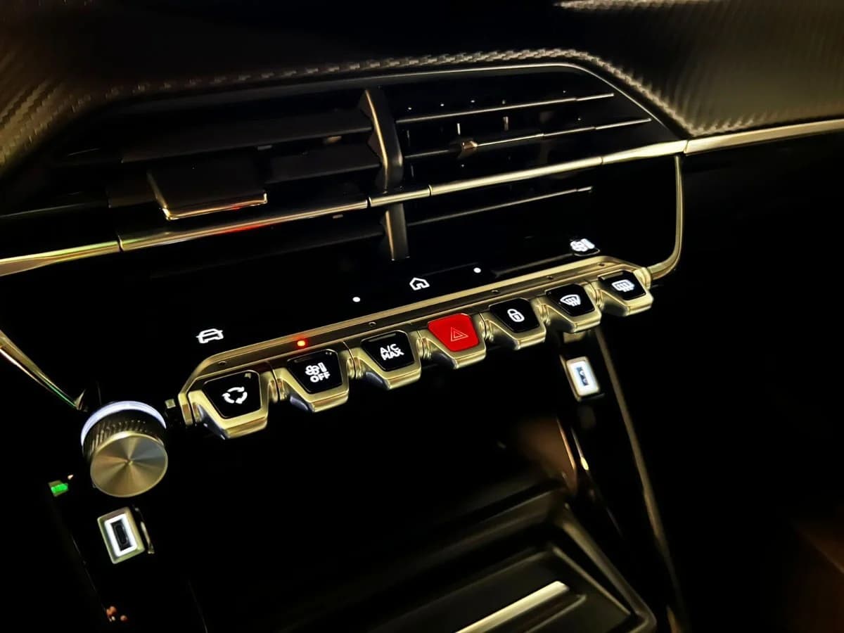 PEUGEOT 2008 1.2 AT 2025 - Imagen 13