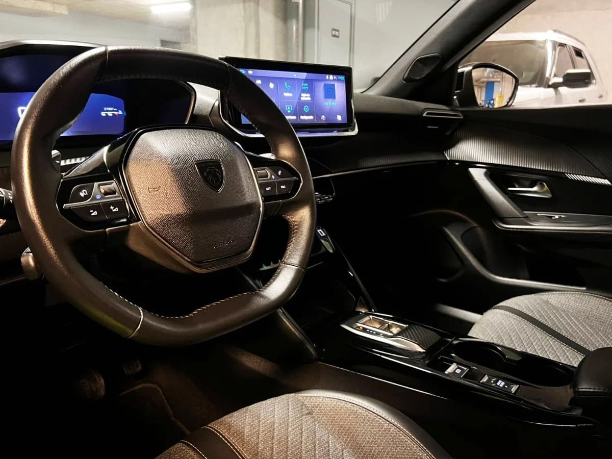 PEUGEOT 2008 ALLURE 130 1.2 AT 2024 - Imagen 18