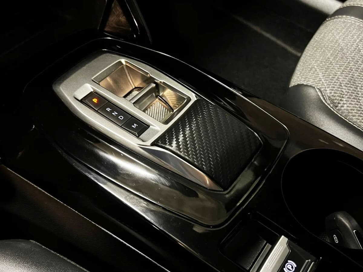 PEUGEOT 2008 ALLURE 130 1.2 AT 2024 - Imagen 17