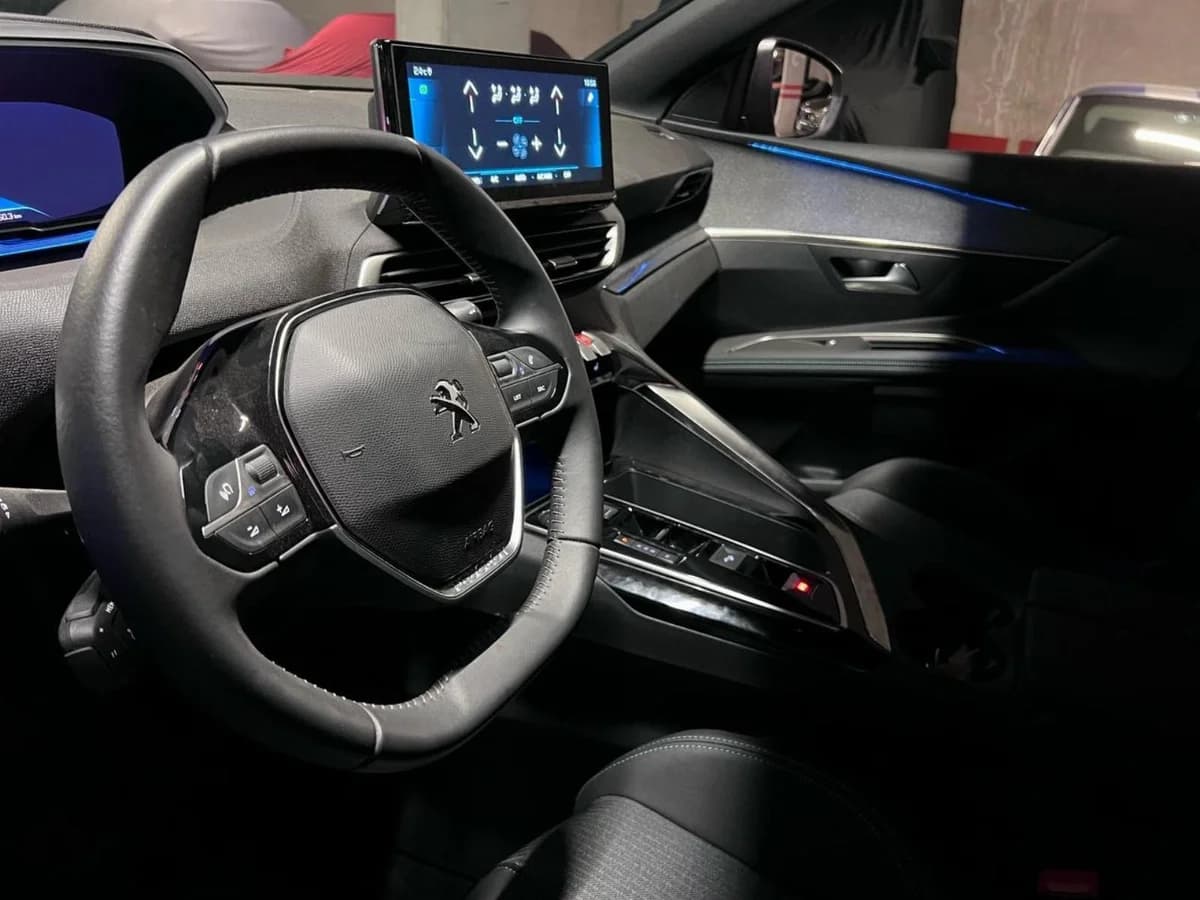 PEUGEOT 3008 ALLURE PACK THP 2024 - Imagen 16