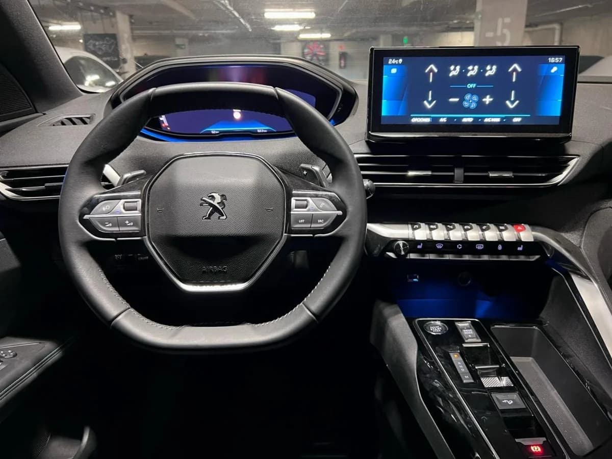 PEUGEOT 3008 ALLURE PACK THP 2024 - Imagen 17