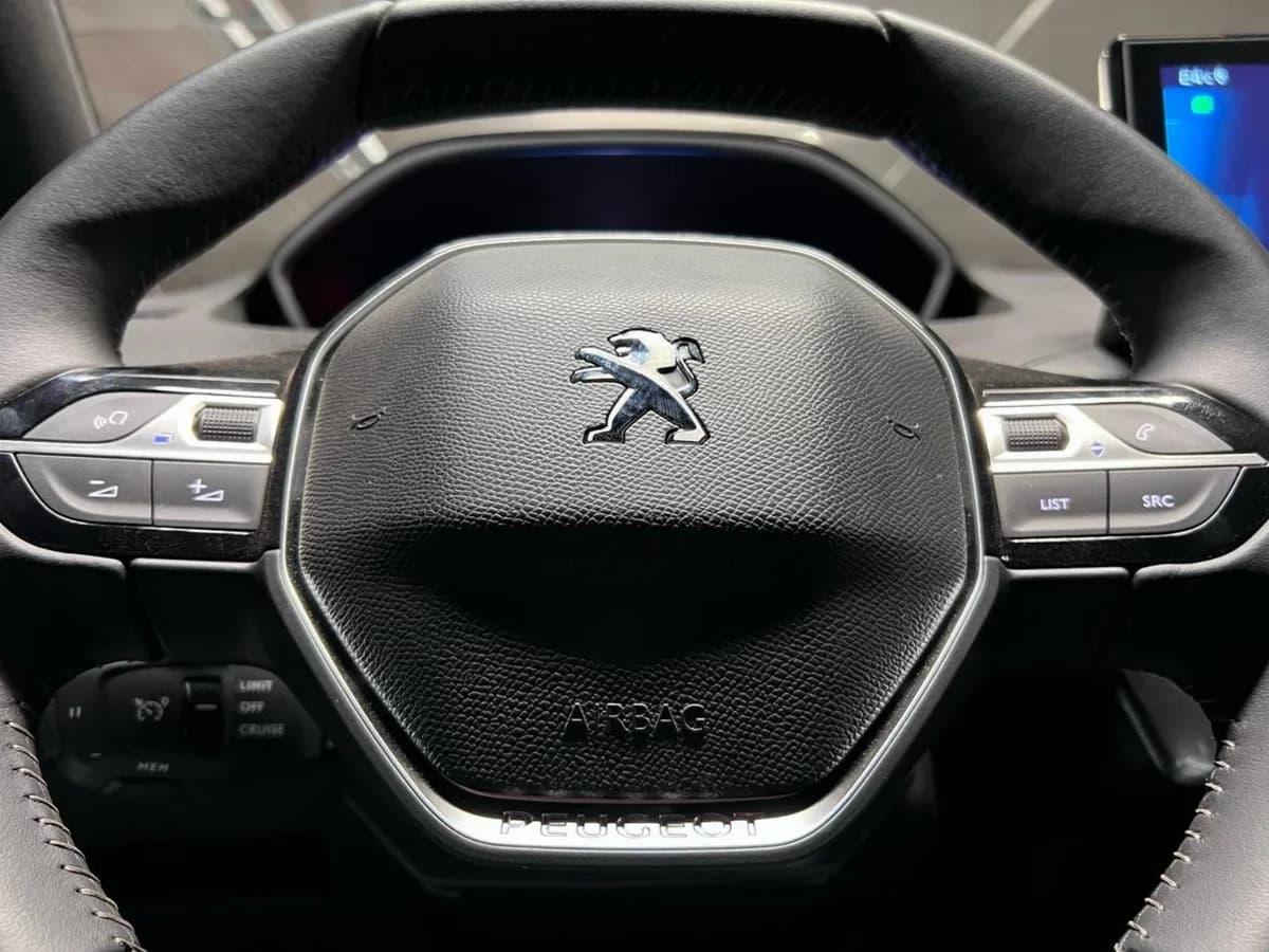 PEUGEOT 3008 ALLURE PACK THP 2024 - Imagen 18