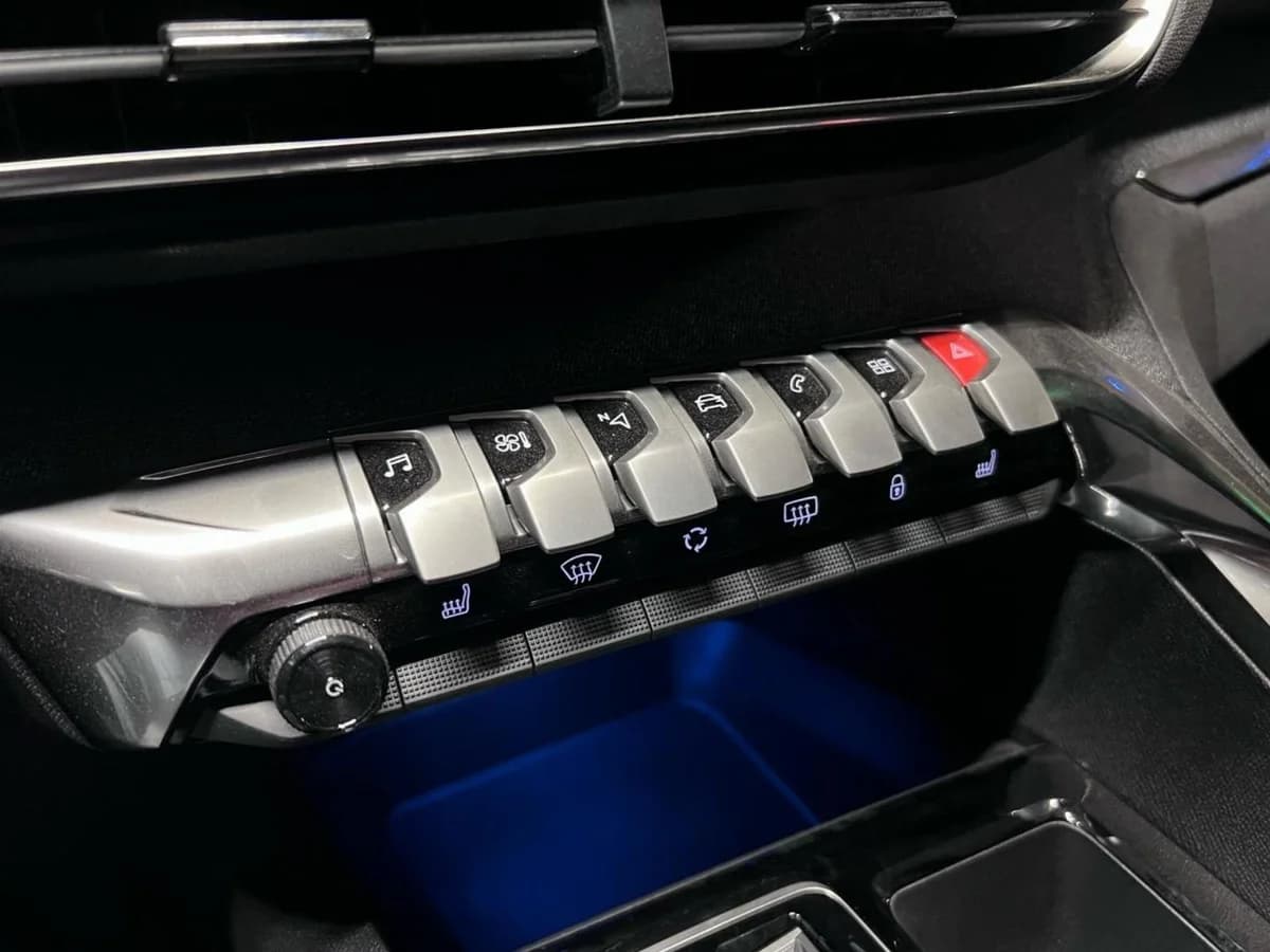 PEUGEOT 3008 ALLURE PACK THP 2024 - Imagen 9
