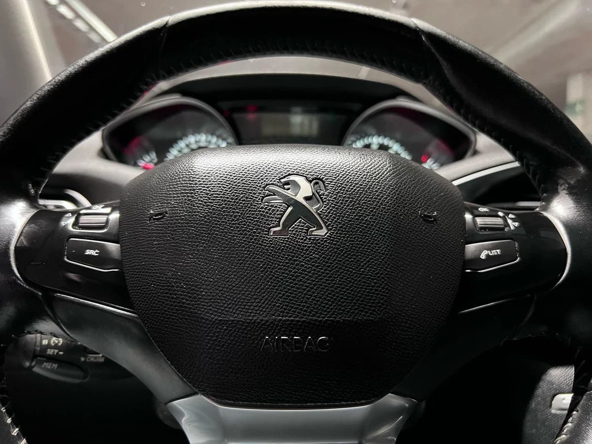 PEUGEOT 308 FELINE BLUE HDI 2016 - Imagen 17
