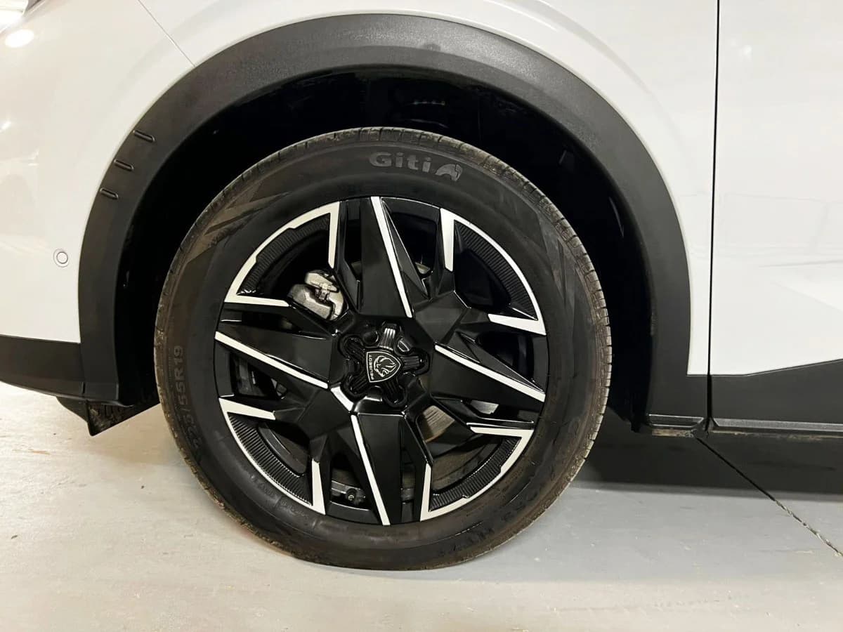 PEUGEOT 5008 MHEV HÍBRIDO 1.2 2025 - Imagen 17