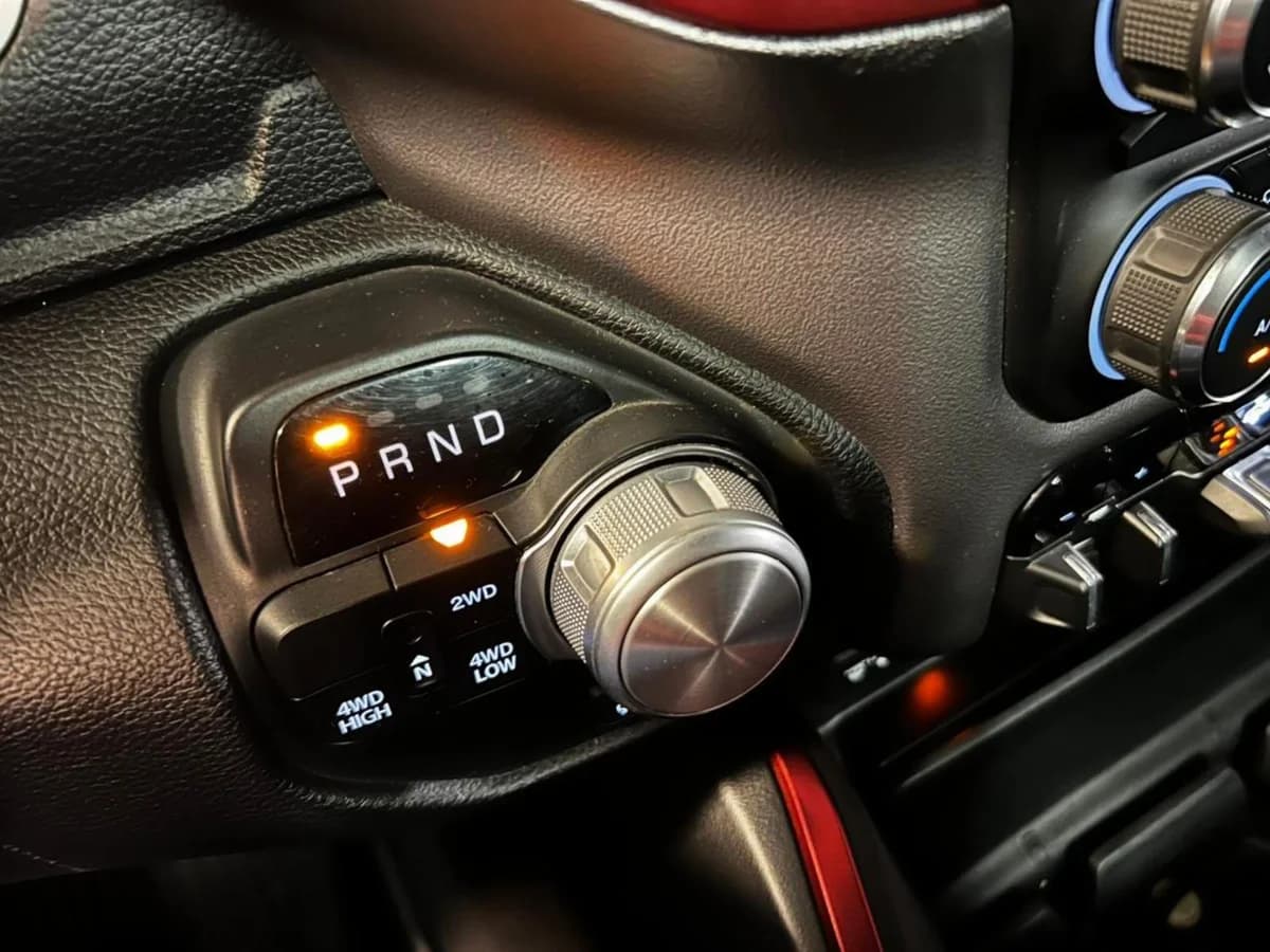 RAM 1500 REBEL 5.7 HEMI 2020 - Imagen 14