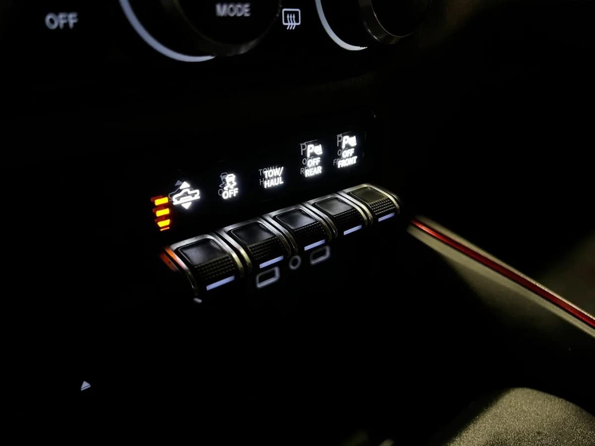 RAM 1500 REBEL 5.7 HEMI 2020 - Imagen 9