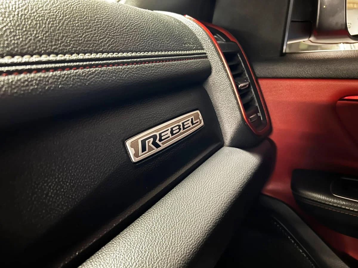 RAM 1500 REBEL 5.7 HEMI 2020 - Imagen 12