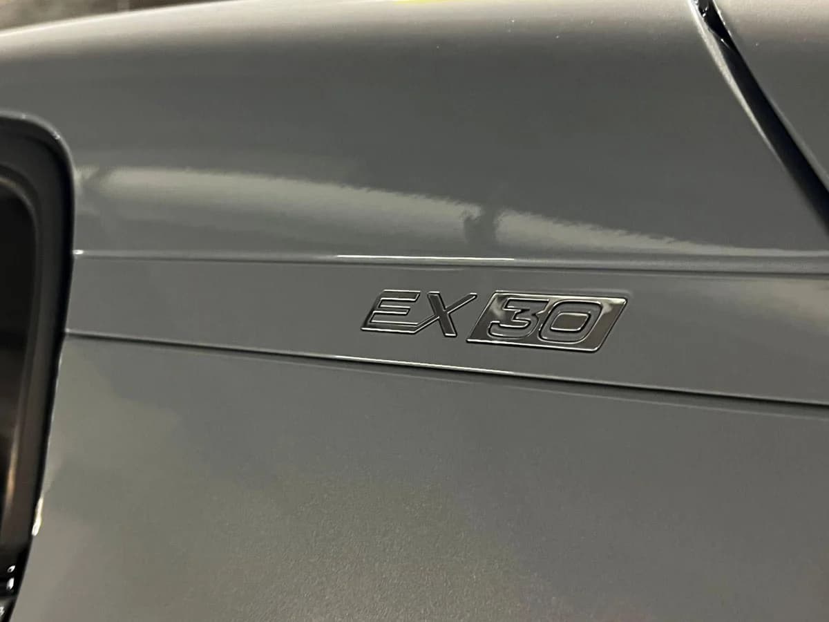 VOLVO EX30 E60 CORE 2025 - Imagen 15