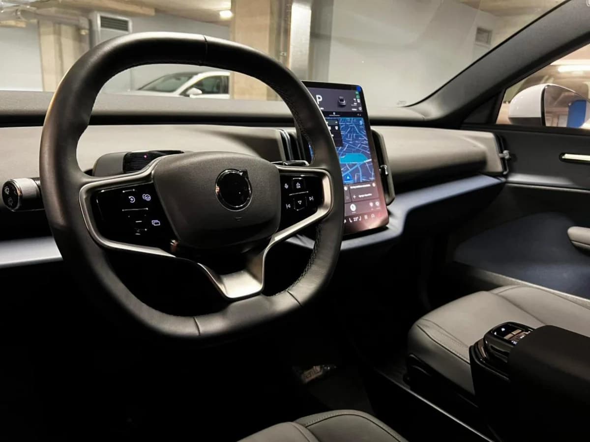 VOLVO EX30 E60 CORE 2025 - Imagen 3