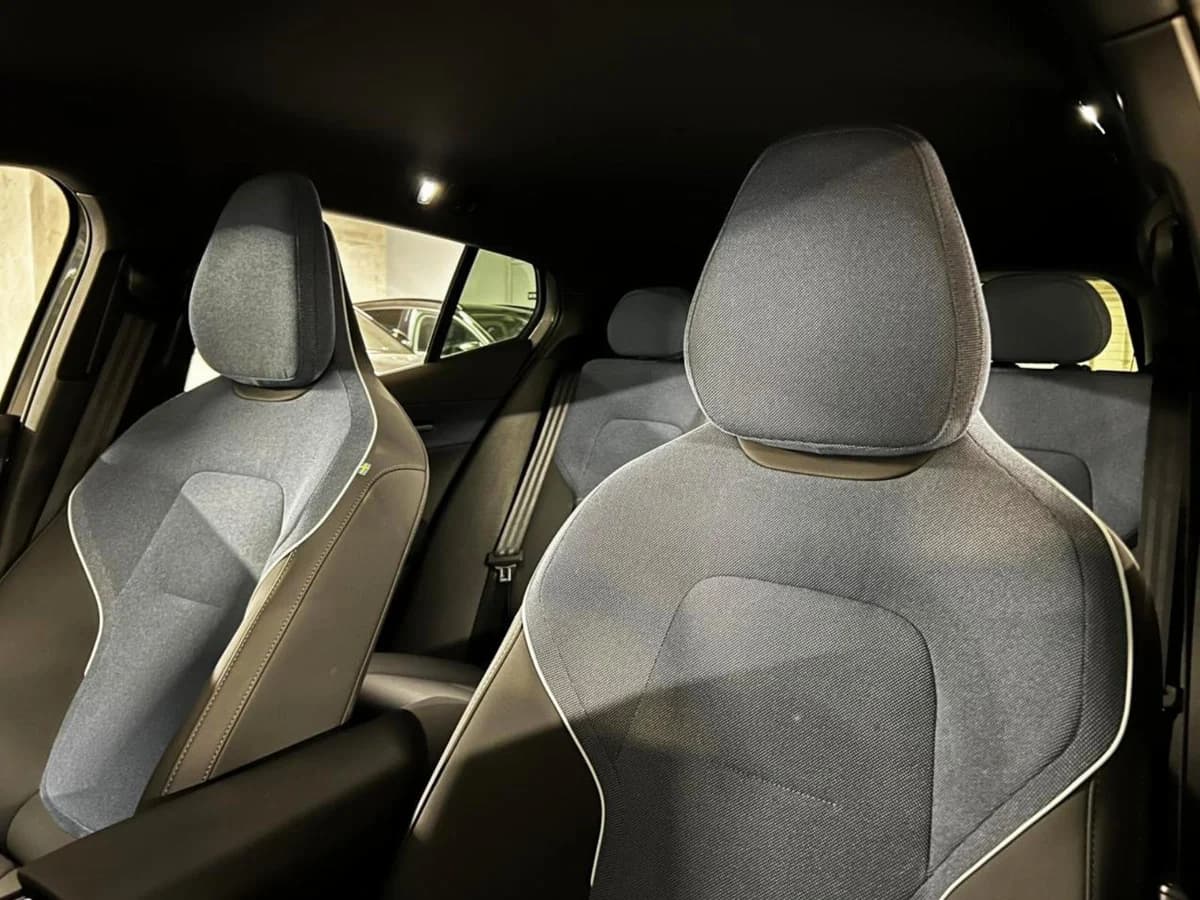 VOLVO EX30 E60 CORE 2025 - Imagen 20