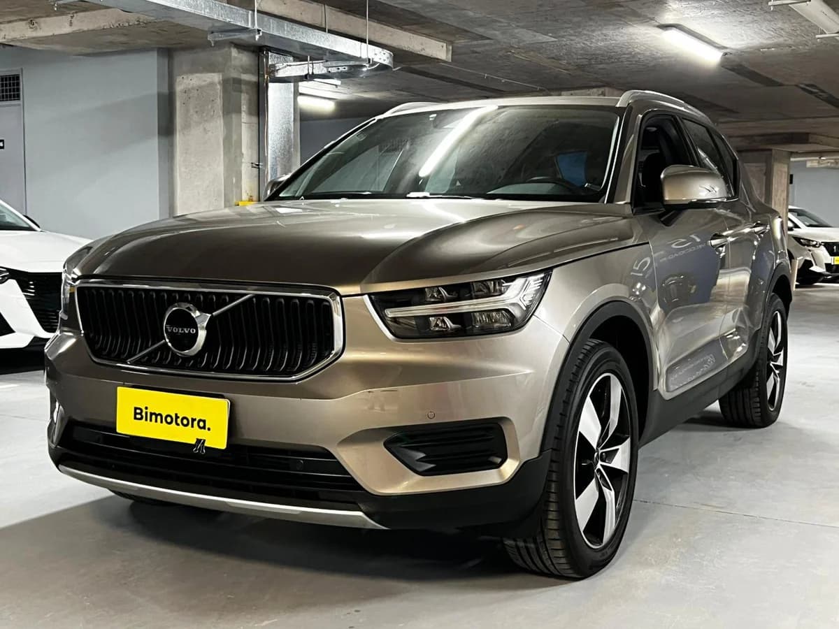 VOLVO XC40 MOMENTUM T4 FWD 2.0 2023 - Imagen 1