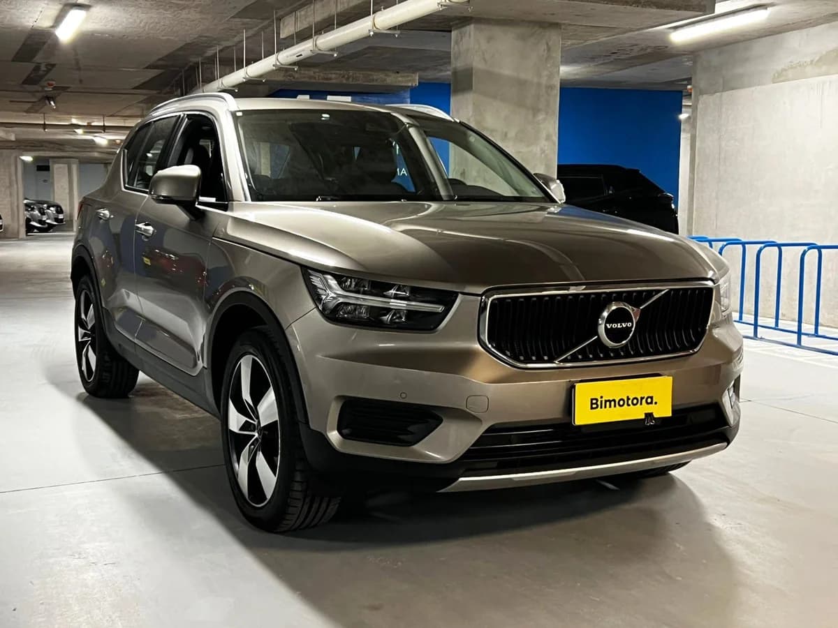 VOLVO XC40 MOMENTUM T4 FWD 2.0 2023 - Imagen 4