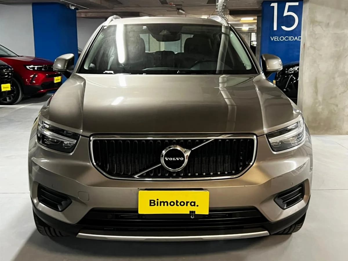 VOLVO XC40 MOMENTUM T4 FWD 2.0 2023 - Imagen 9