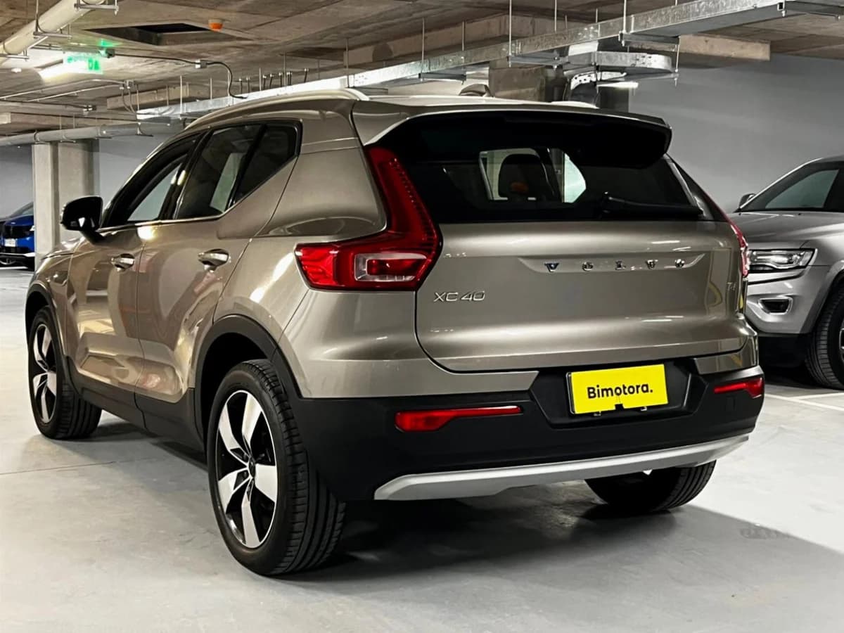 VOLVO XC40 MOMENTUM T4 FWD 2.0 2023 - Imagen 11