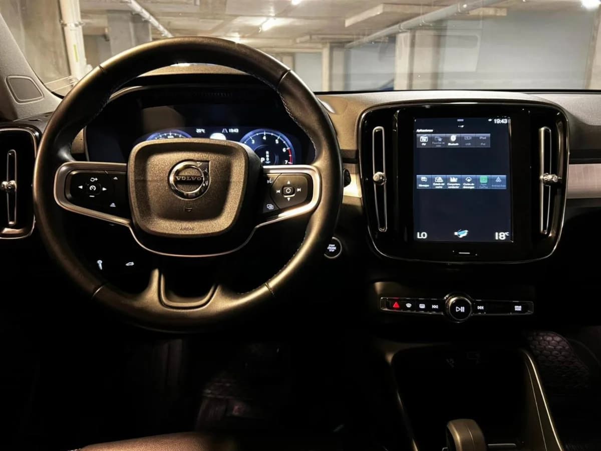 VOLVO XC40 MOMENTUM T4 FWD 2.0 2023 - Imagen 22