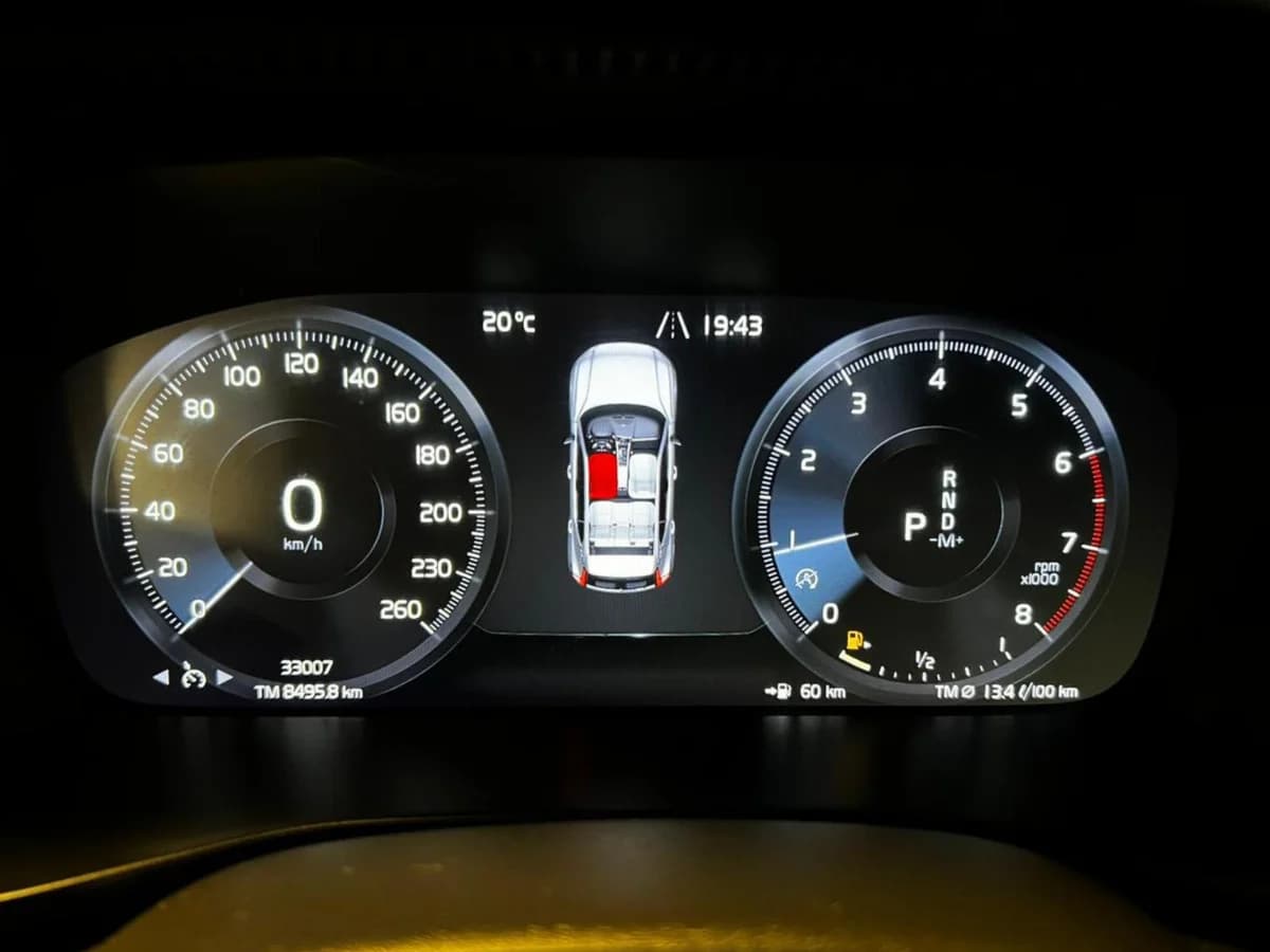 VOLVO XC40 MOMENTUM T4 FWD 2.0 2023 - Imagen 5