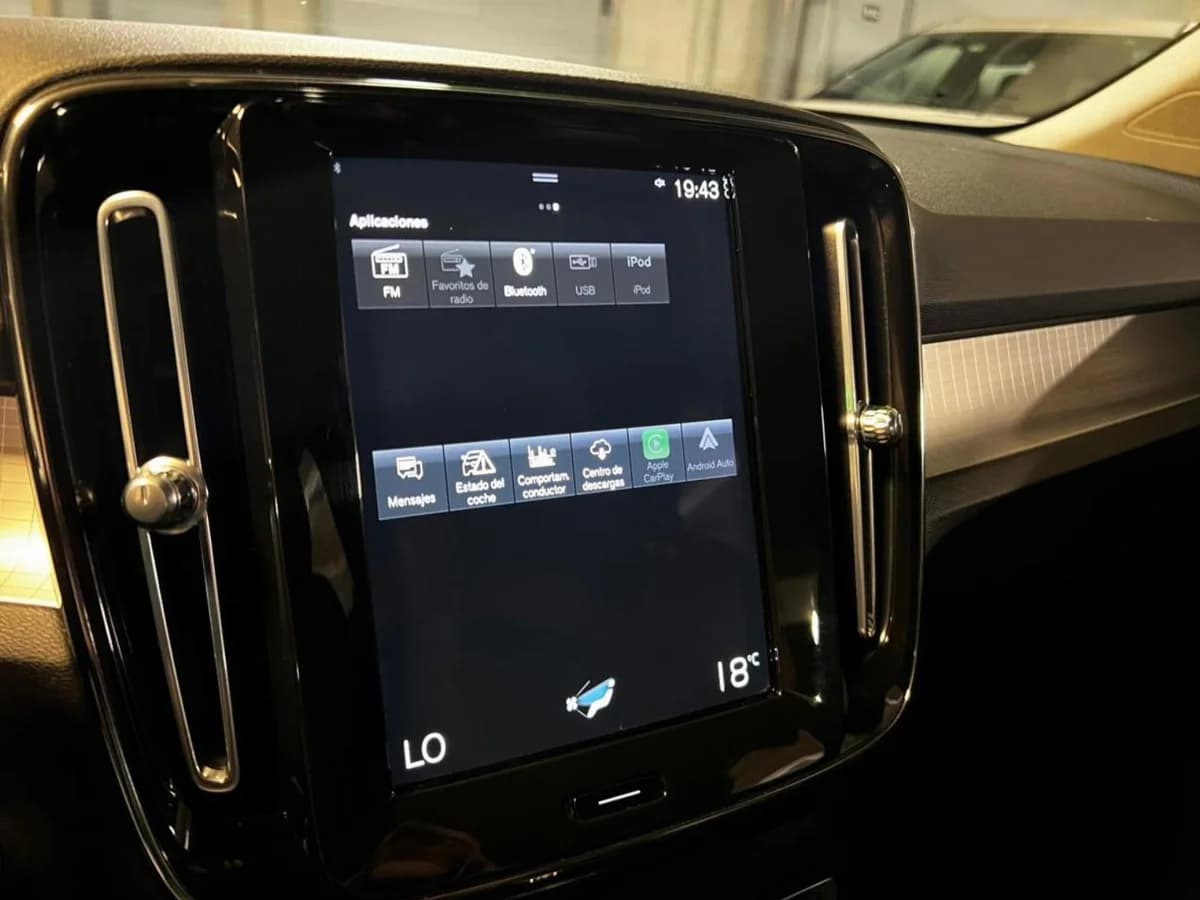VOLVO XC40 MOMENTUM T4 FWD 2.0 2023 - Imagen 10