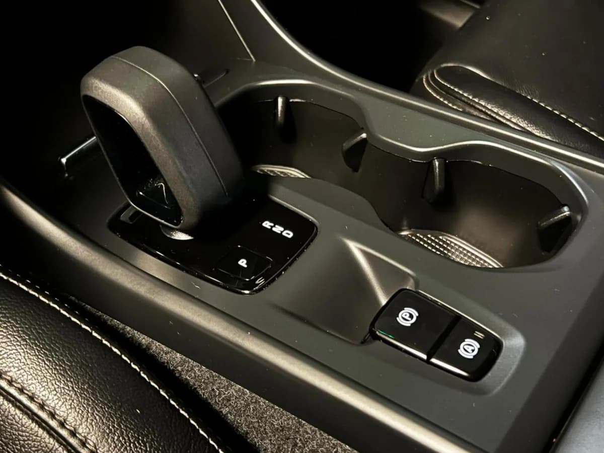 VOLVO XC40 MOMENTUM T4 FWD 2.0 2023 - Imagen 20