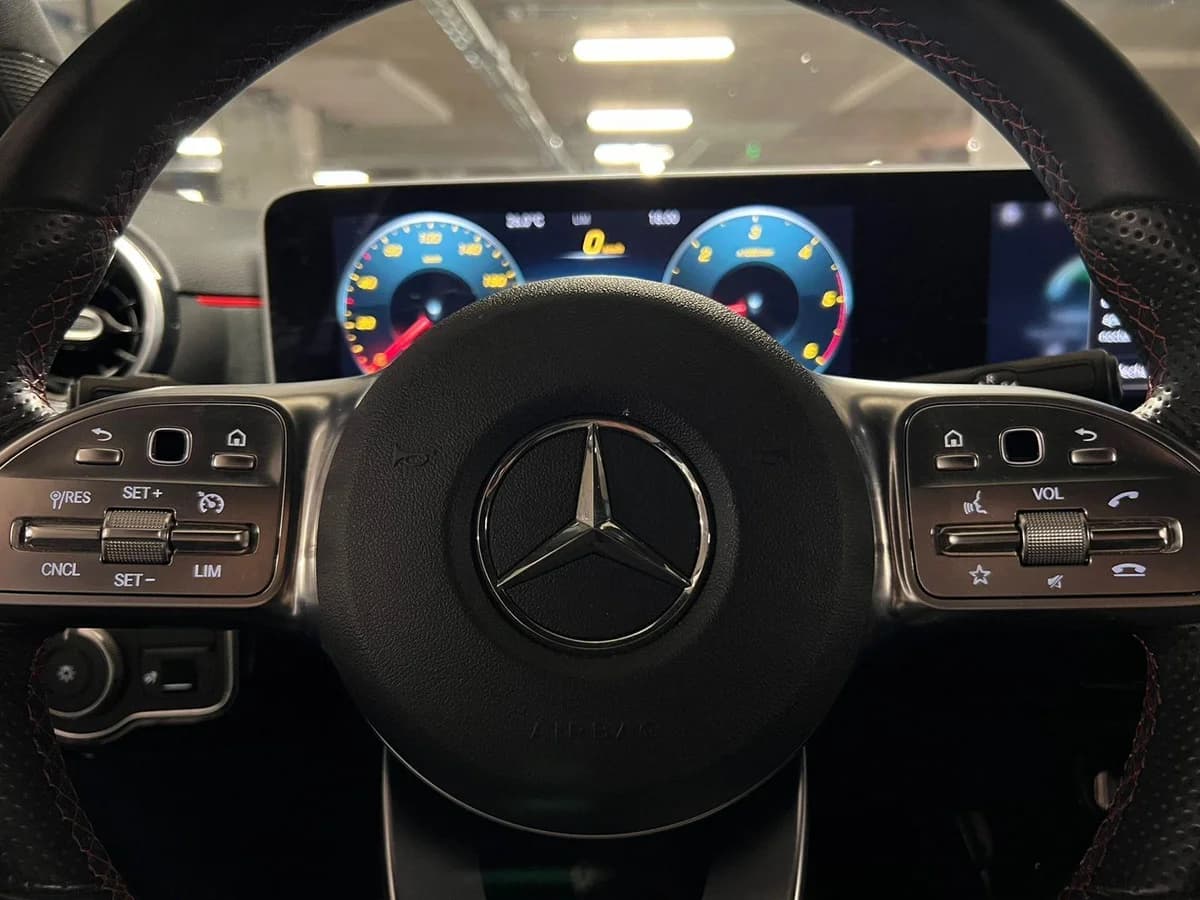 MERCEDES-BENZ A200 2021 - Imagen 17