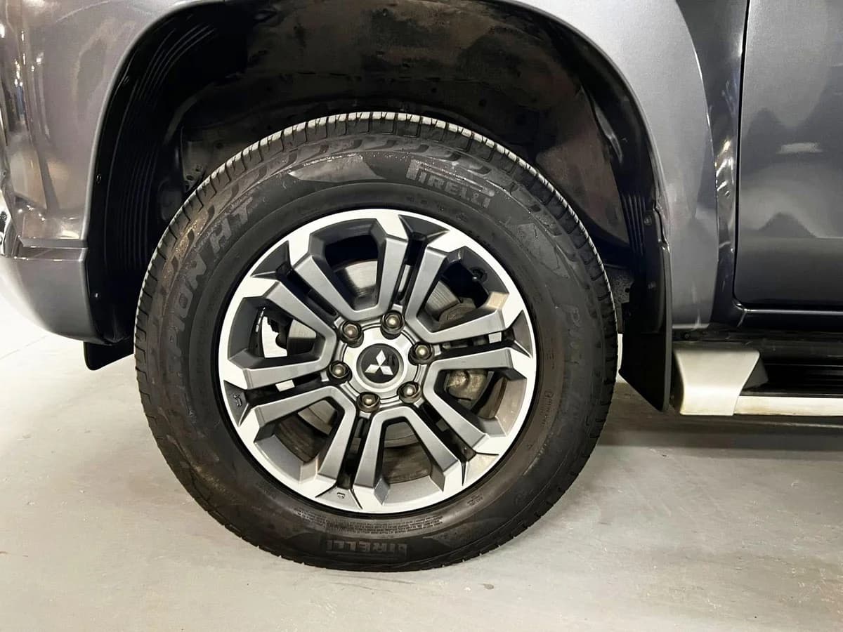 MITSUBISHI L200 DAKAR 2.4 AT 4X4 2022 - Imagen 18
