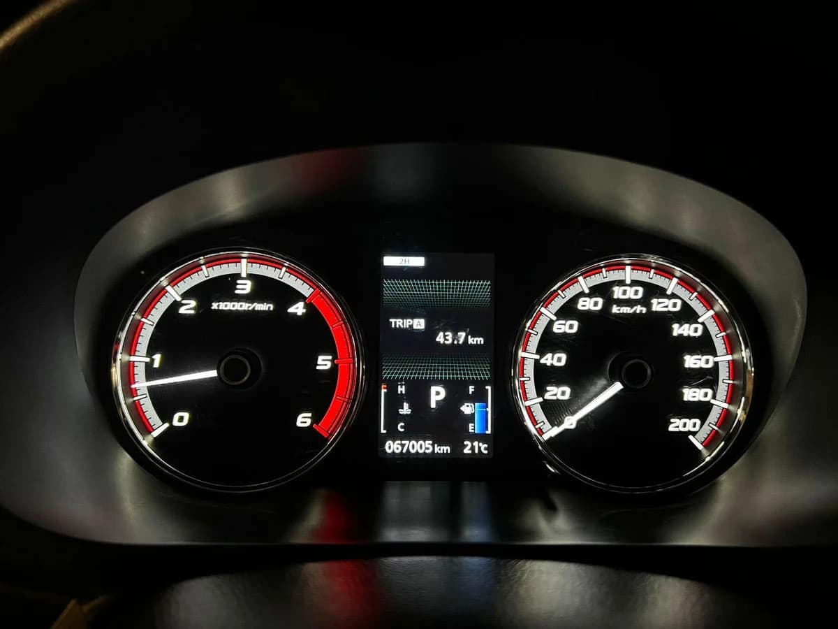 MITSUBISHI L200 DAKAR 2.4 AT 4X4 2022 - Imagen 7