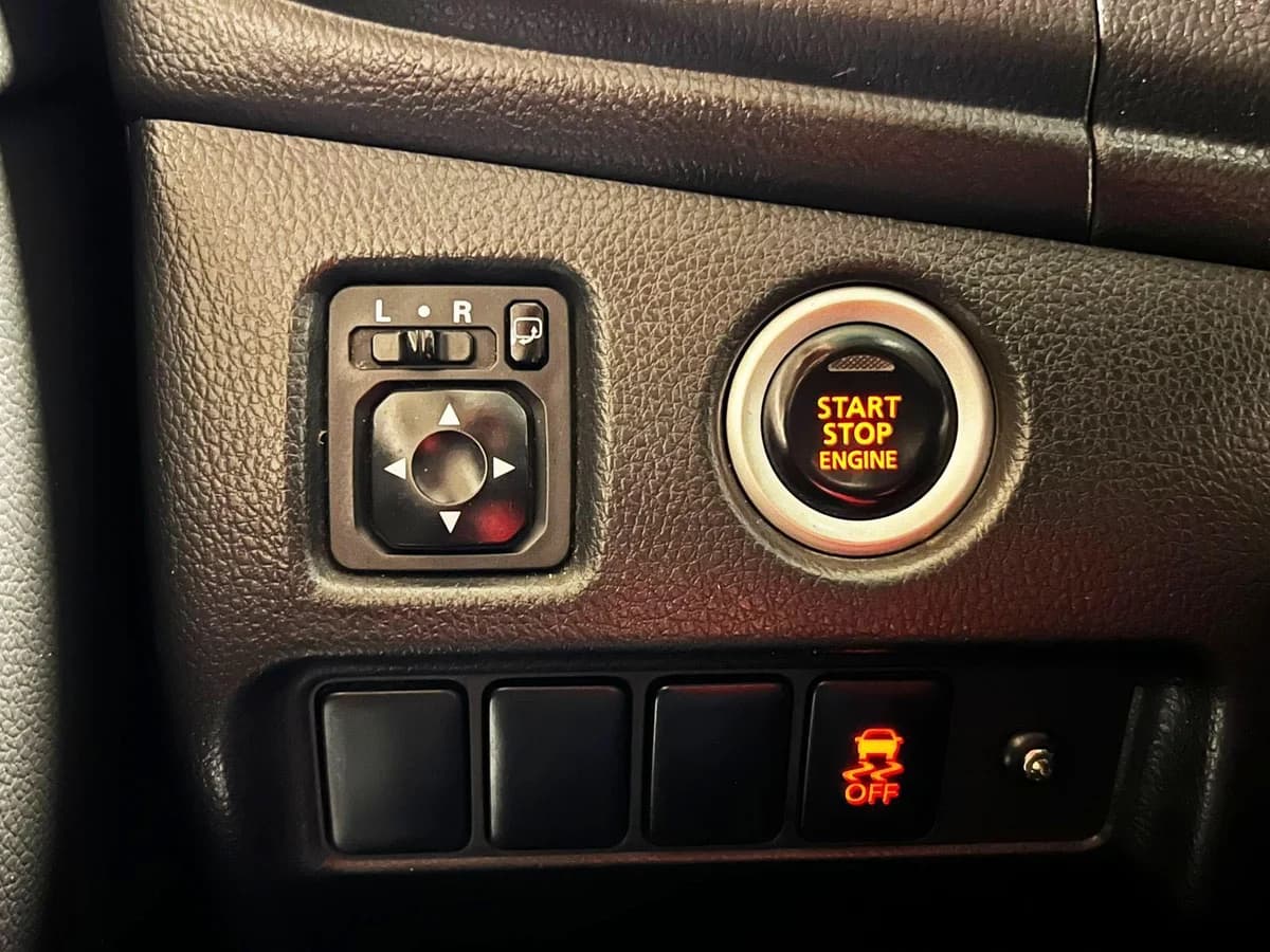 MITSUBISHI L200 DAKAR 2.4 AT 4X4 2022 - Imagen 14