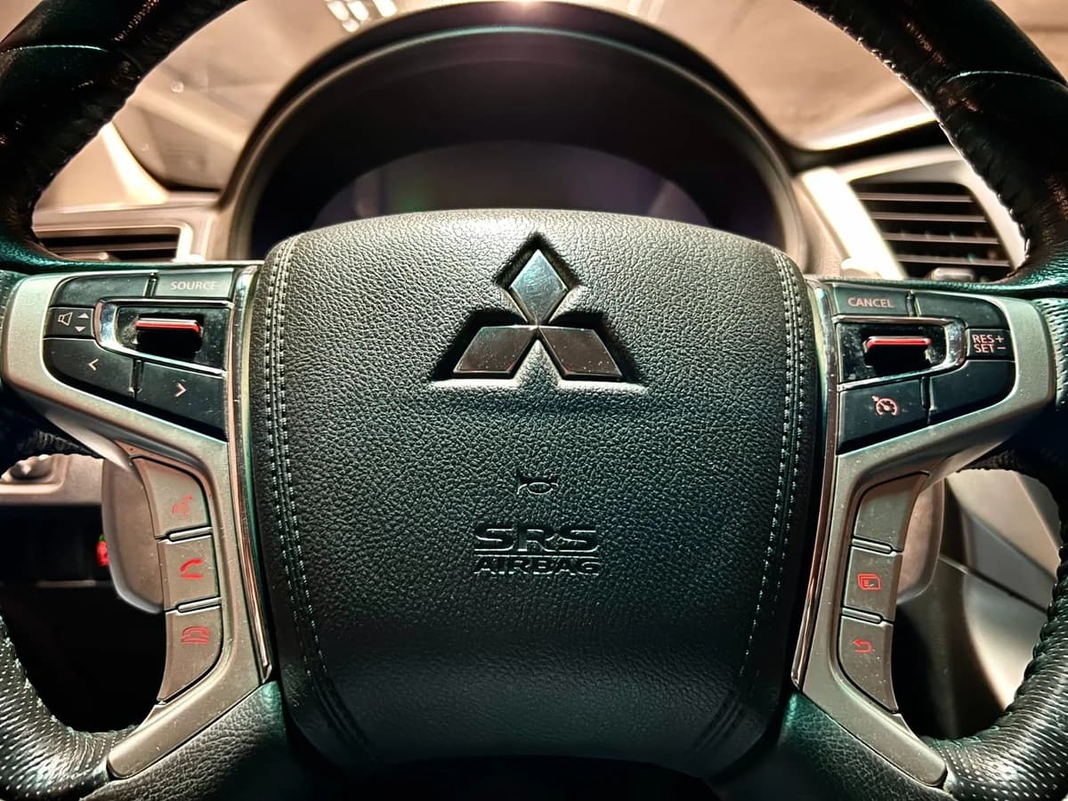 MITSUBISHI MONTERO SPORT DIESEL 4X4 2018 - Imagen 2