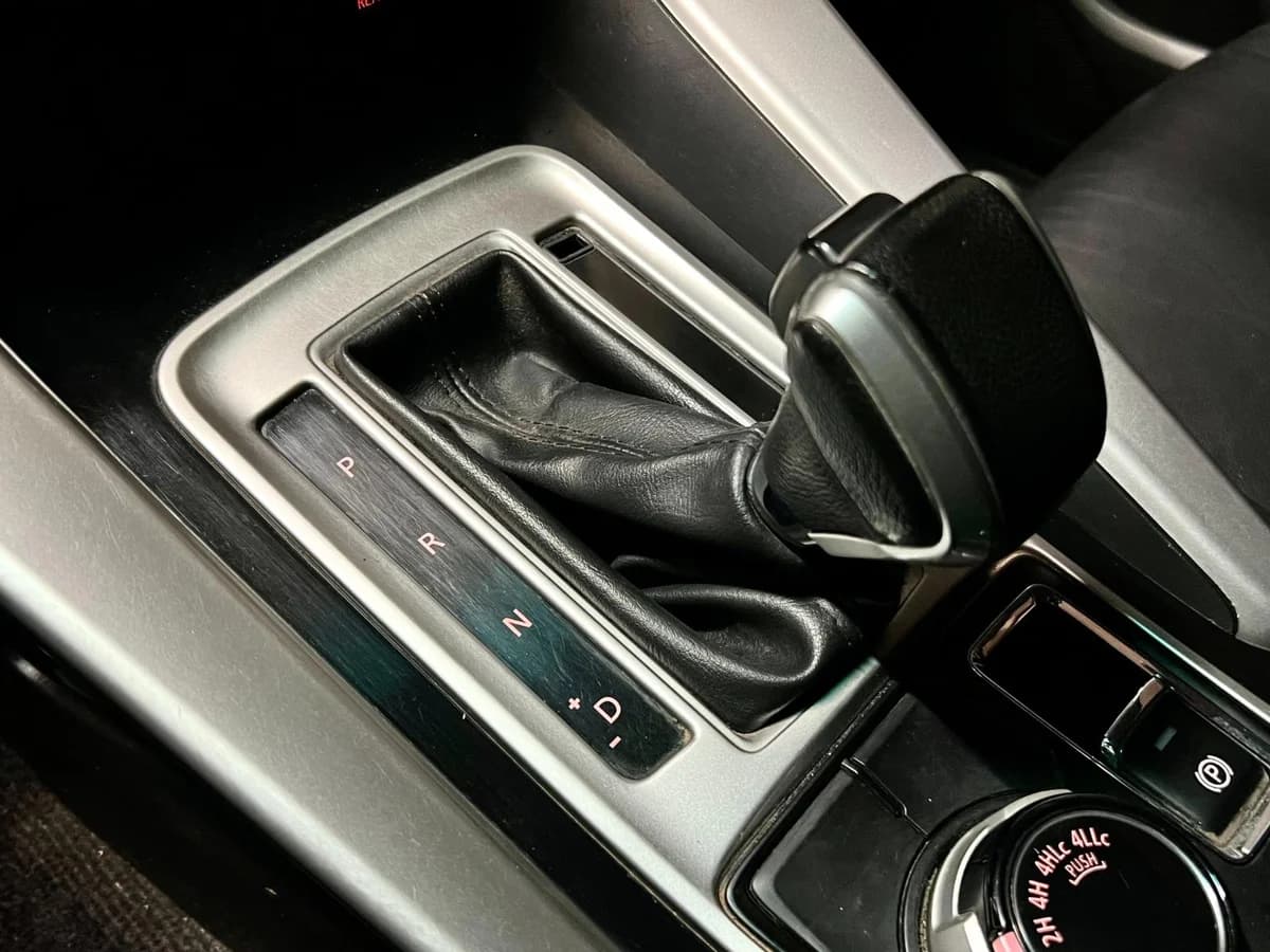 MITSUBISHI MONTERO SPORT DIESEL 4X4 2018 - Imagen 12