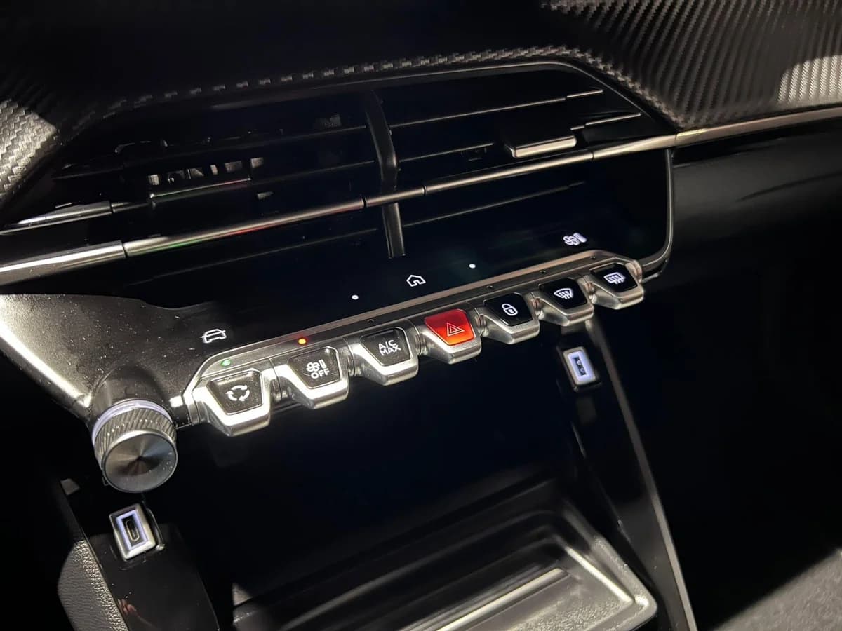 PEUGEOT 2008 2024 - Imagen 15