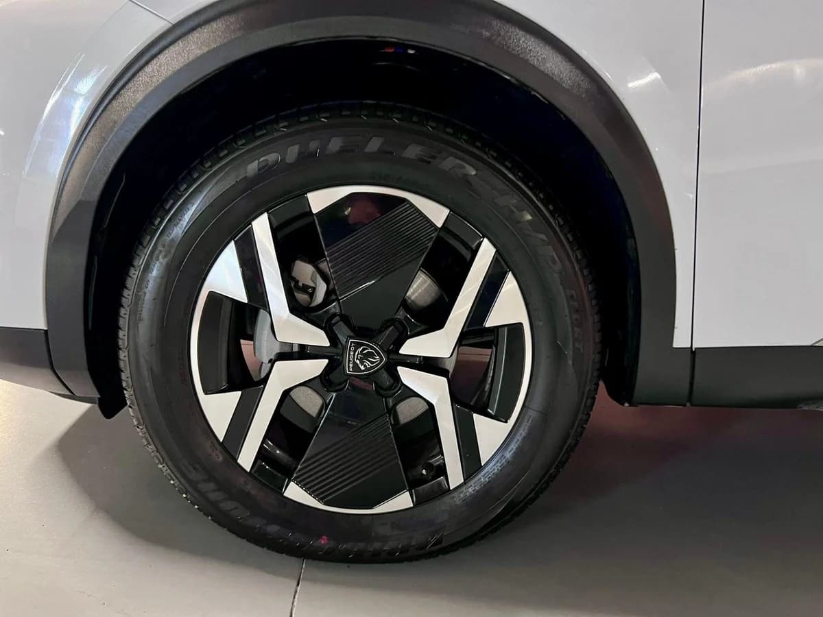 PEUGEOT 2008 ALLURE PURETECH MT 2024 - Imagen 15