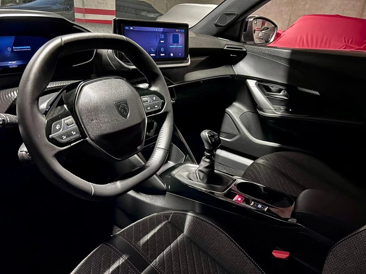 PEUGEOT 2008 ALLURE PURETECH MT 2024 - Imagen 16