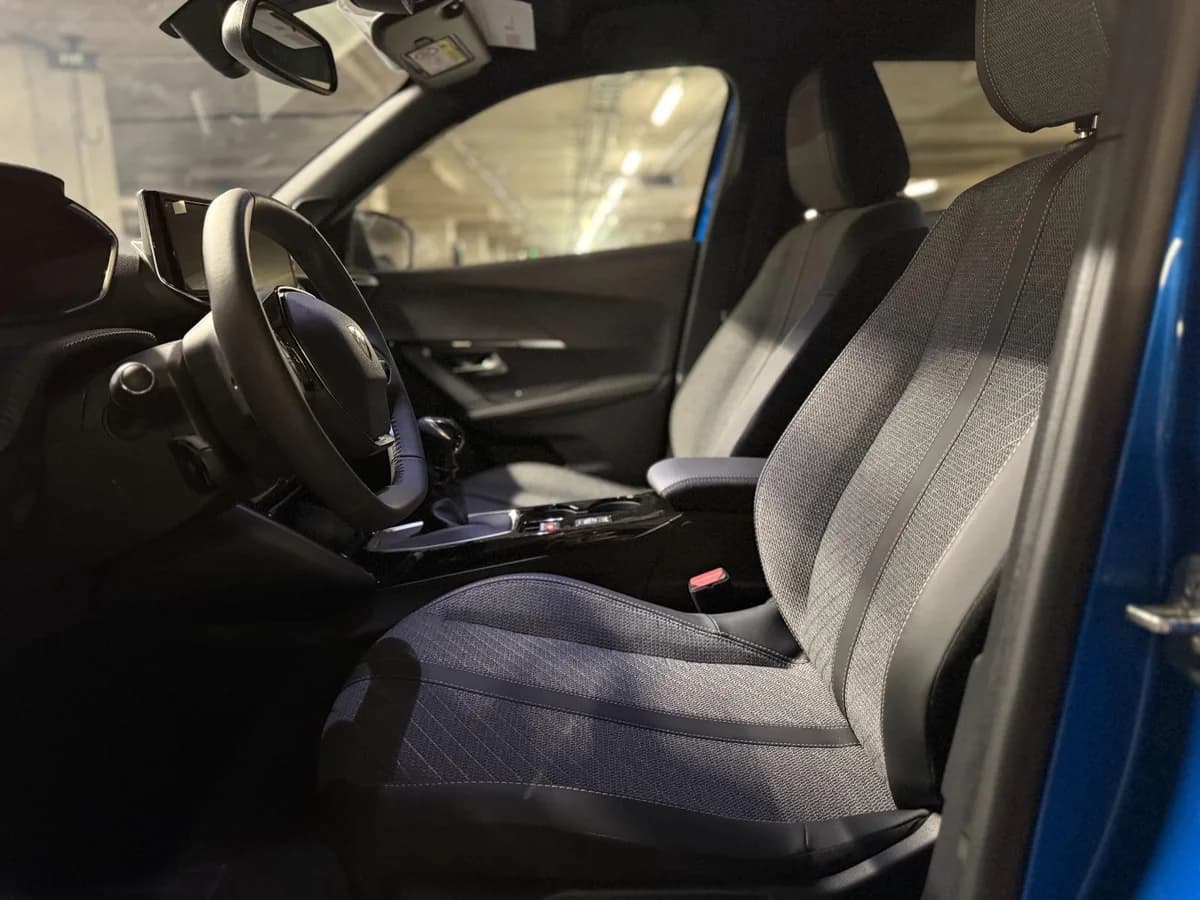 PEUGEOT 2008 ALLURE PURETECH 130 2024 - Imagen 7