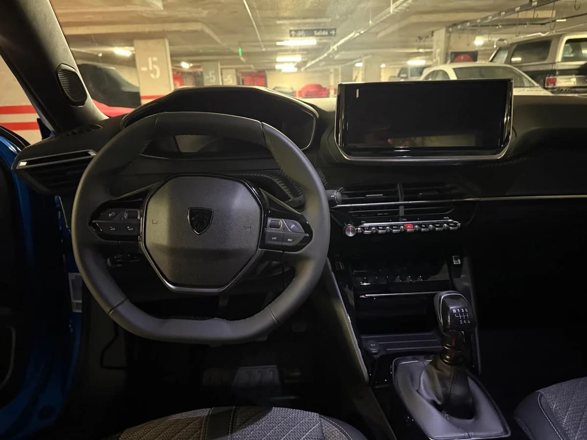 PEUGEOT 2008 ALLURE PURETECH 130 2024 - Imagen 8