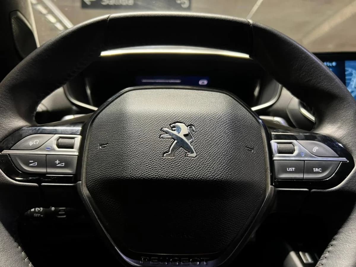 PEUGEOT 2008 DIESEL 2023 - Imagen 19