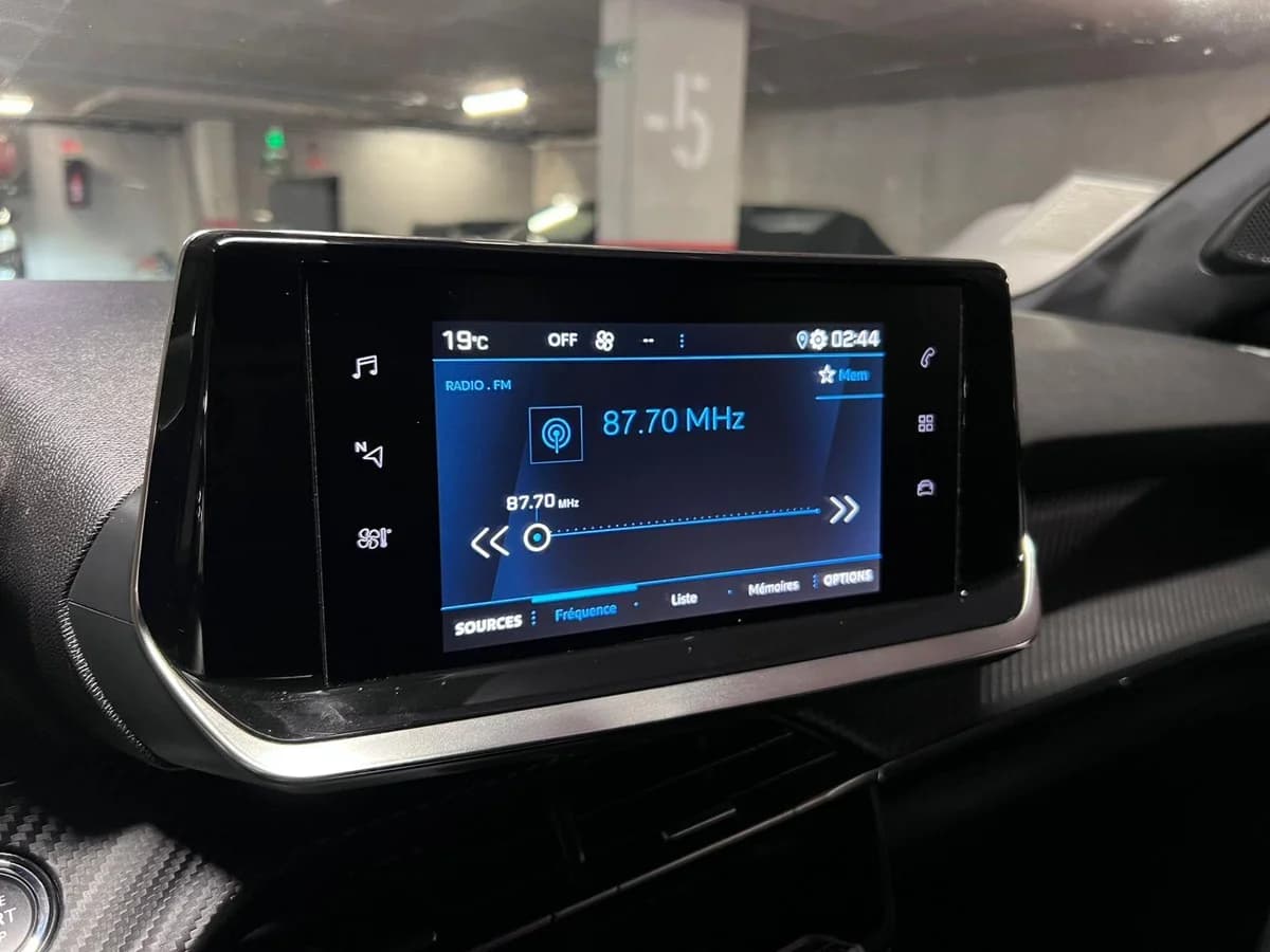 PEUGEOT 2008 PURETECH MT 1.2 2023 - Imagen 6